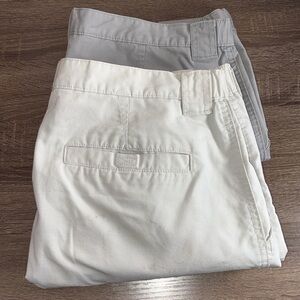 Bundle of 2 Pre Owned Savane Gray & Khaki Cargo Shorts Size 38
